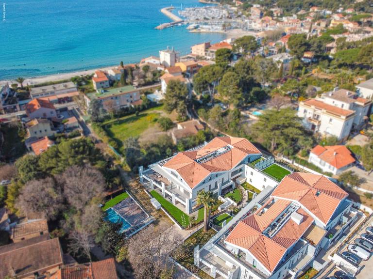 T3 NEUF – C13 - JARDIN-TERRASSE ET PISCINE – ACCÈS DIRECT PLAGES ET CENTRE VILLAGE - B&B Saint-Cyr-sur-Mer