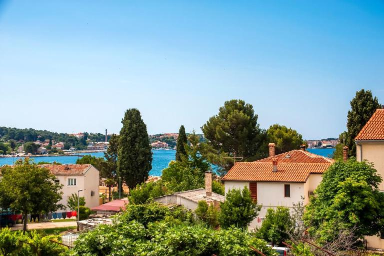 Apartman near beach Pelagic sea view - Bed and Breakfast Rovinj