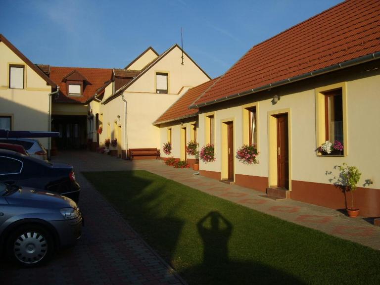Szűts Vendégház - Ferienwohnung Kroisbach