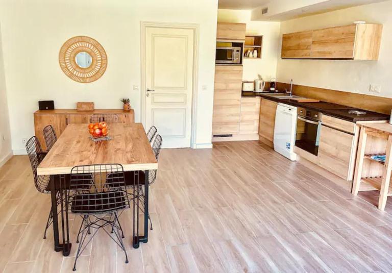 Villa de Charme 60 m2 Piscines Tennis Loisirs Inclus Residence Premiun Pierre et Vacances Les Restanques du Golfe de Saint Tropez - Bed and Breakfast Grimaud