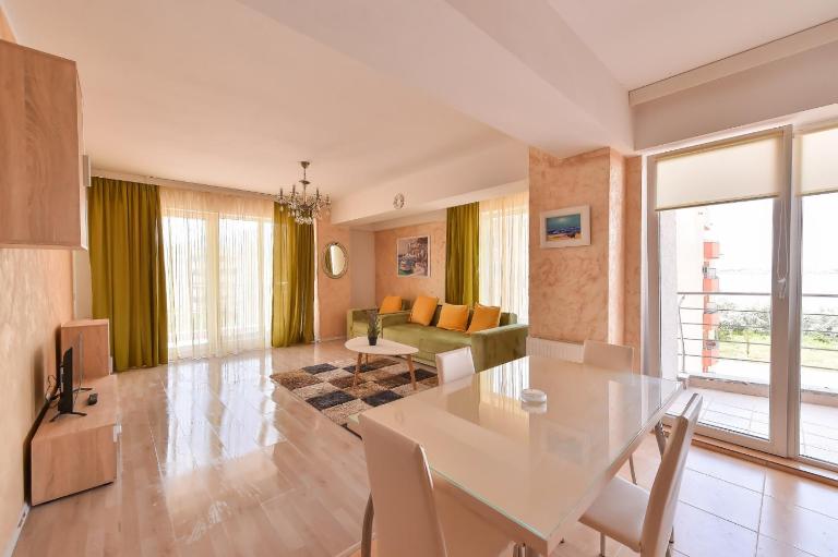Apartament 3 camere Summerland Mamaia - Chambres d'hôtes Mamaia