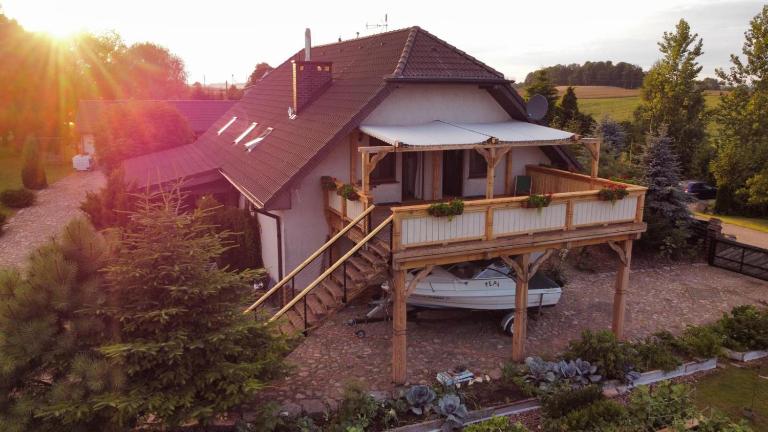 Agroturystyka „Między Polami” - B&B Zalewo