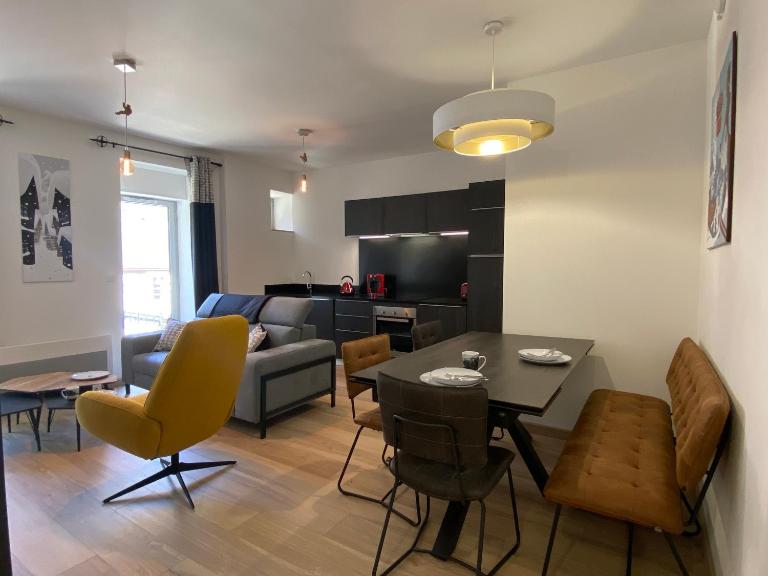 Plein centre, T3 5P totalement rénové 55m2. WIFI - Chambres d'hôtes Cauterets