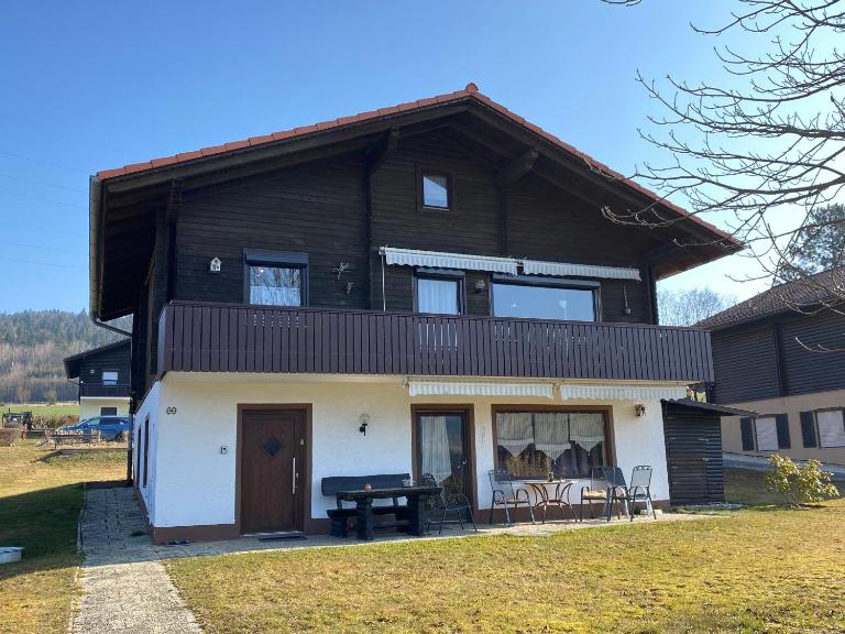 Feriendorf am Hohen Bogen Arrach Haus 69 OG - Chambres d'hôtes Arrach