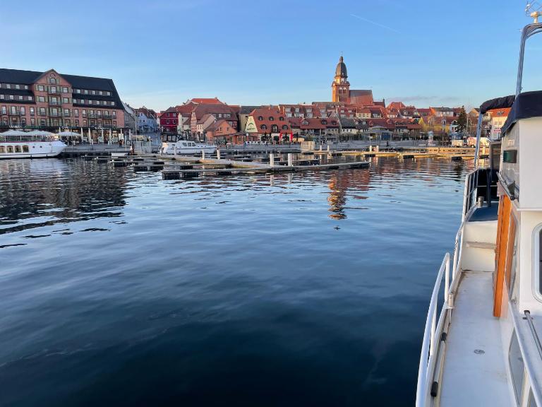Ferienwohnung am Yachthafen Waren Müritz - B&B Waren