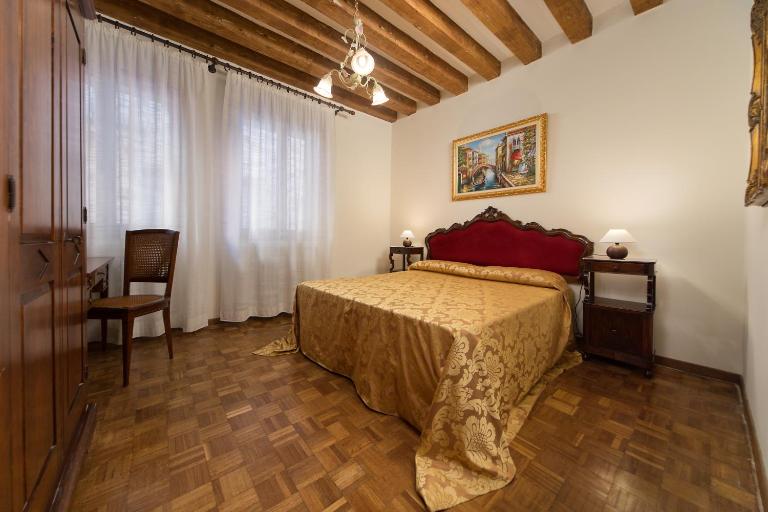 at 2 minutes from San Marco square - B&B Venecia