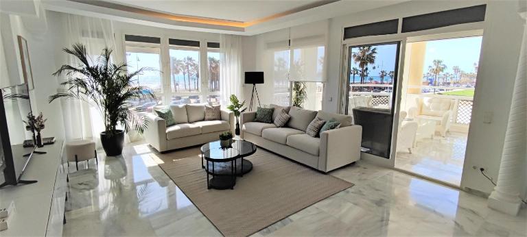 Edén Costa Lago PRIMERA LÍNEA DE MAR - B&B Torremolinos