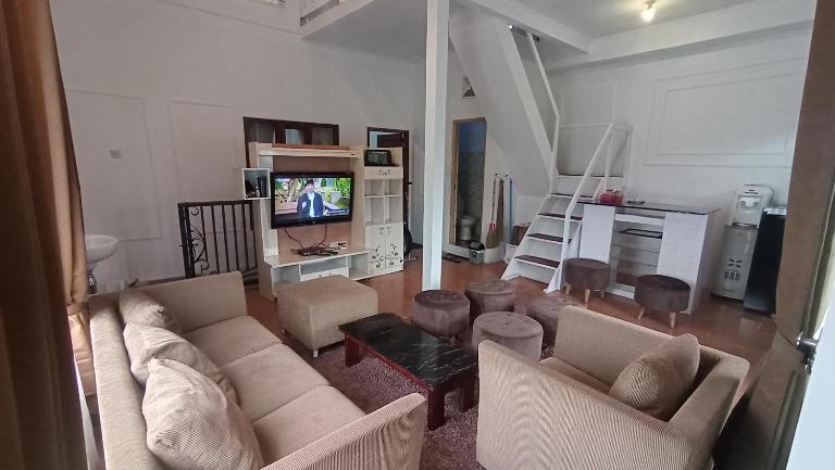 DIENG GHUZY HOUSE syariah family room 3 kamar - B&B Wonosobo