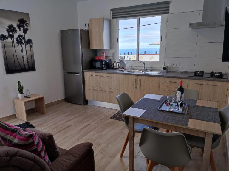 CASA PIRÁMIDE 3. Terraza WiFi y Parking Privado - Chambres d'hôtes Icod de los Vinos