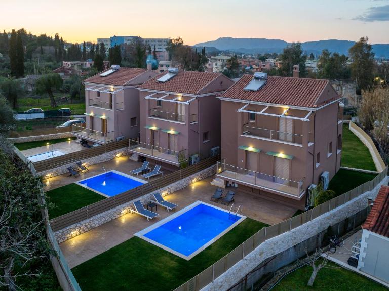 Efilenia Luxury Villas - B&B Karyófyto