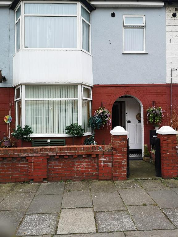 A home away from home now with Netflix and PS4 - Bed and Breakfast Blackpool
