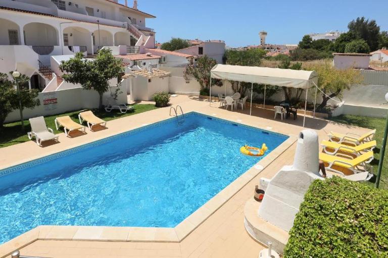Apartamento V2 Pedro - By Bedzy - B&B Albufeira
