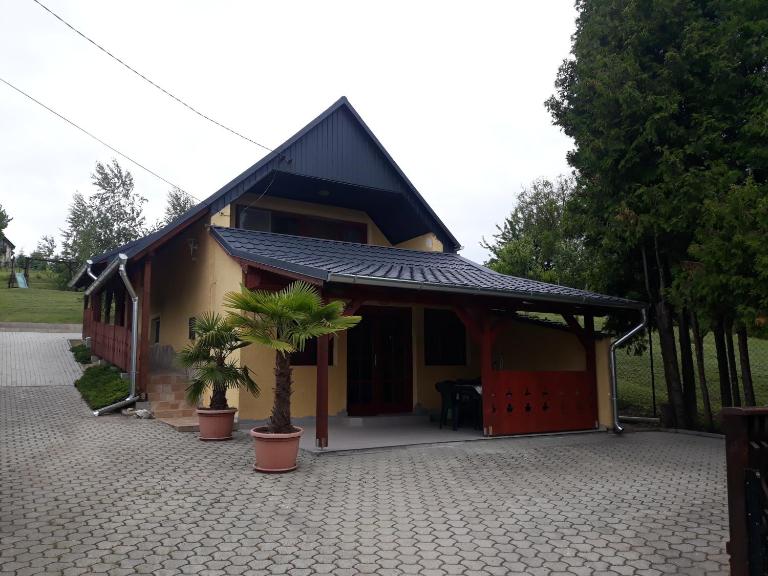 Napsugár Apartment - Bed and Breakfast Zalakaros