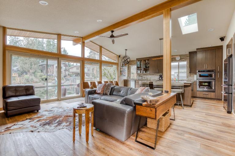 Luxury on the Lake - B&B Lake Oswego