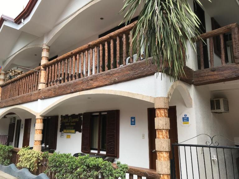 Double Diamond Inn Guest House - B&B Borac