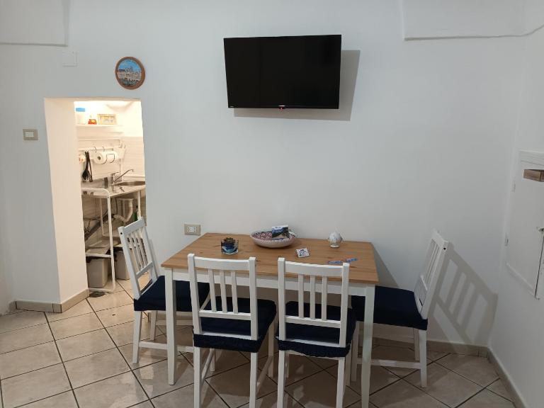 Vico Trieste - B&B Ostuni