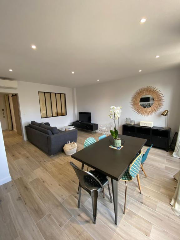 Ajaccio Magnifique T2 45m2 neuf 5 personnes Clim wifi stationnement gratuit centre ville plage à 300m - B&B Ajaccio