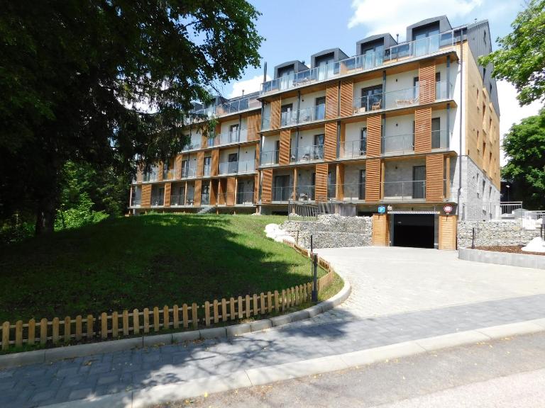 Wellness Rezort Tatranská Štrba - Ferienwohnung Tschirmer See