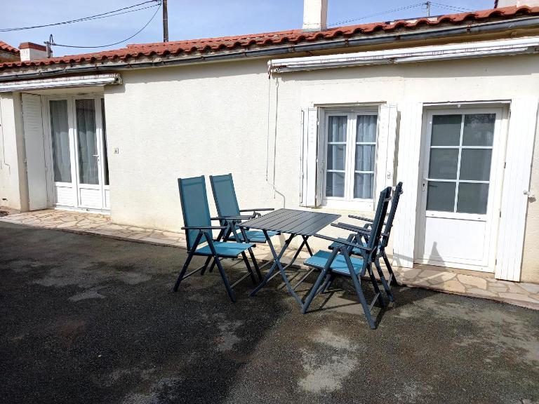 GITE ENTRE TERRE ET MER GRAND STUDIO - Bed and Breakfast Mareuil-sur-Lay