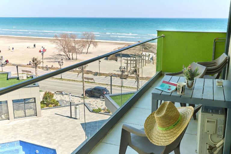 Glamour Red apartment 22 in Spa Pool resort - B&B Mamaia