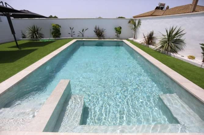 APARTAMENTOS LA MAR SALÁ piscina compartida - B&B Conil de la Frontera