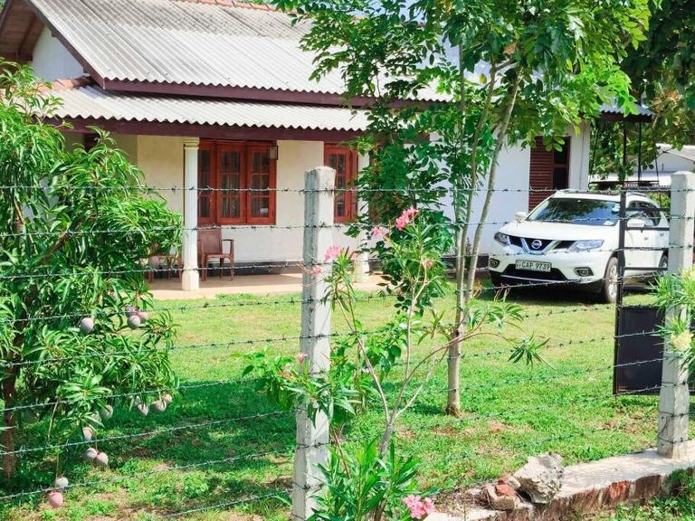 Saubagya Residence - Air Port View - B&B Anuradhapura