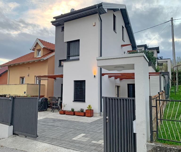 Apartment Maksimir Yard Zagreb - B&B Zagreb
