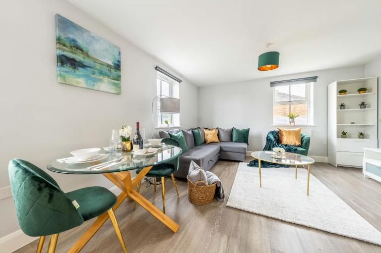 Super Luxe Central Maidenhead Apartment - B&B Maidenhead