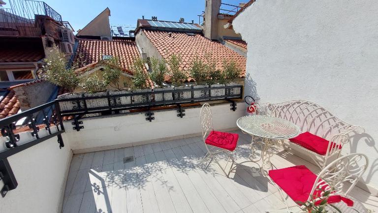 Piranum Guesthouse with terrace - B&B Pirano