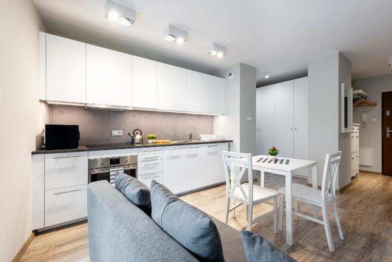 Metro Wilanowska Aparts - Bed and Breakfast Warschau