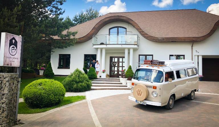 Modra Sikorka - Bed and Breakfast Smardzewice
