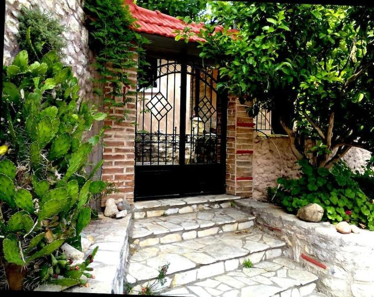 Panorea's Stone House - Chambres d'hôtes Sidirókastro