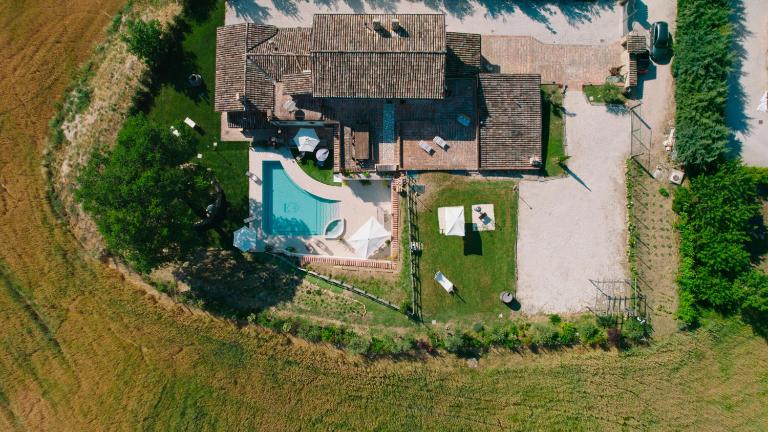 Azzurro di Vallepietra - B&B Camporotondo di Fiastrone