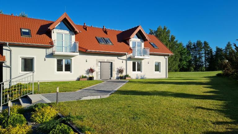 Villa Sadula - Apartamenty na Mazurach - Ferienwohnung Starosty