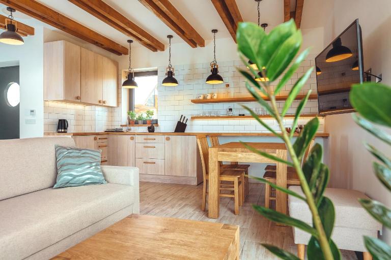 Domki Kuter Port - B&B Gdów