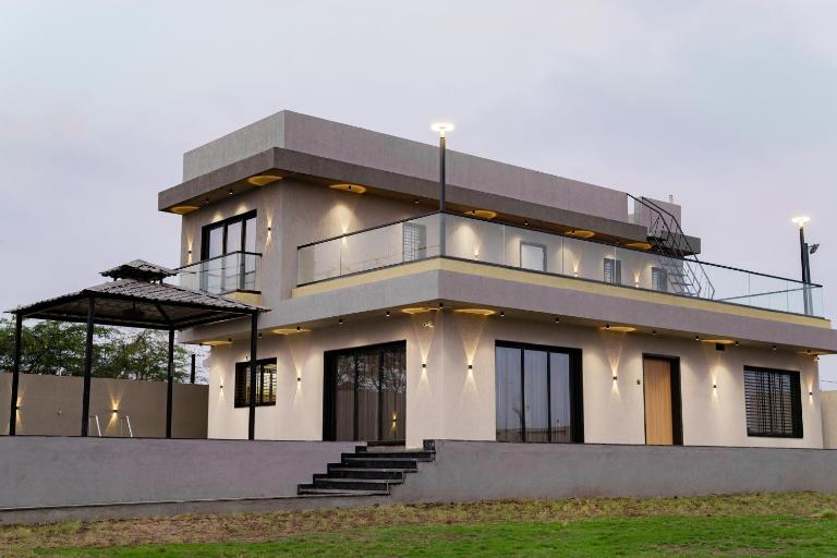 Regency Farm House With Pvt Swimming Pool Surat - B&B Surat