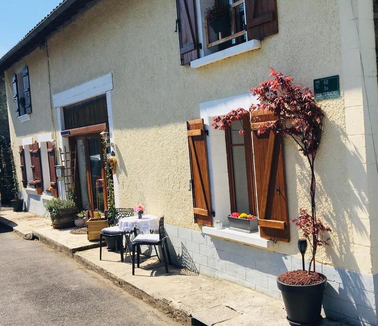 Maison Blanche De Hudson - B&B Cussac