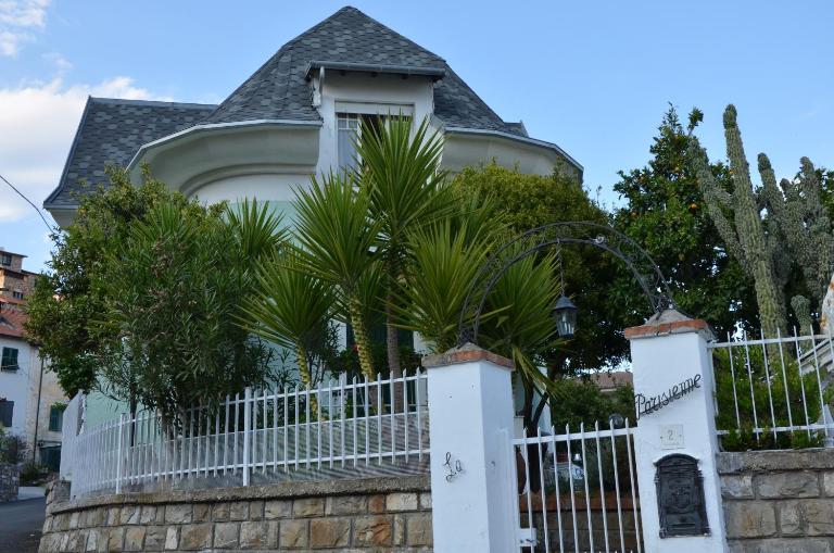 Villa La Parisienne - Bed and Breakfast Diano Borello