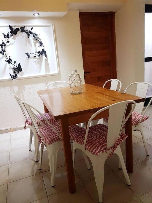 Bello departamento céntrico con cochera incluida!!! - Ferienwohnung Mendoza