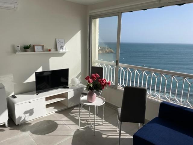 Precioso apartamento a estrenar en primera línea de playa - B&B Benidorm
