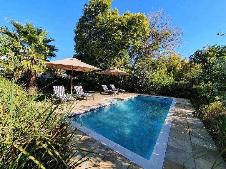 Petit Ermitage - Bed and Breakfast Franschhoek