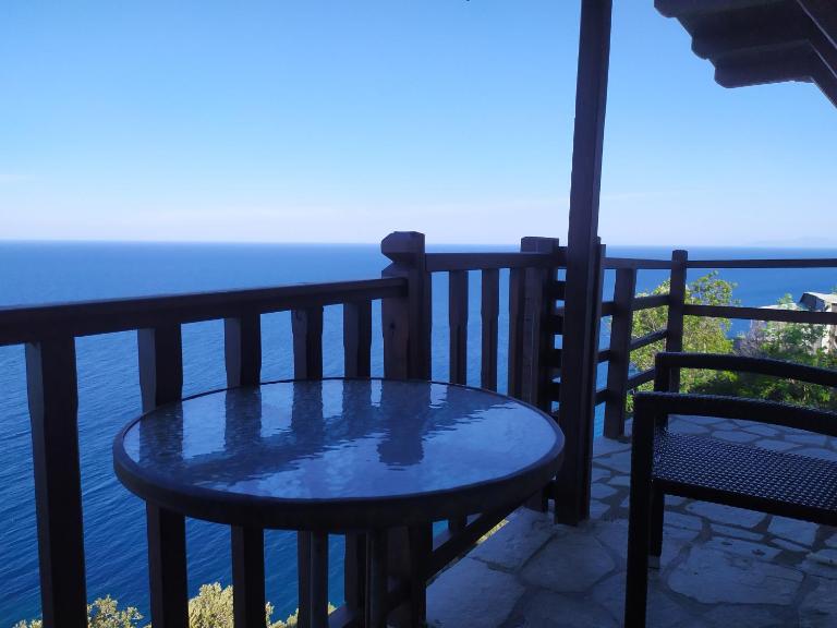 Triple studio room in Mylopotamos Beach - B&B Tzigourati
