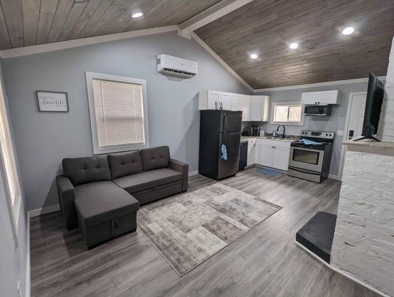 Summerlee Suite - Beautiful Remodeled Farmhouse - B&B Oak Hill