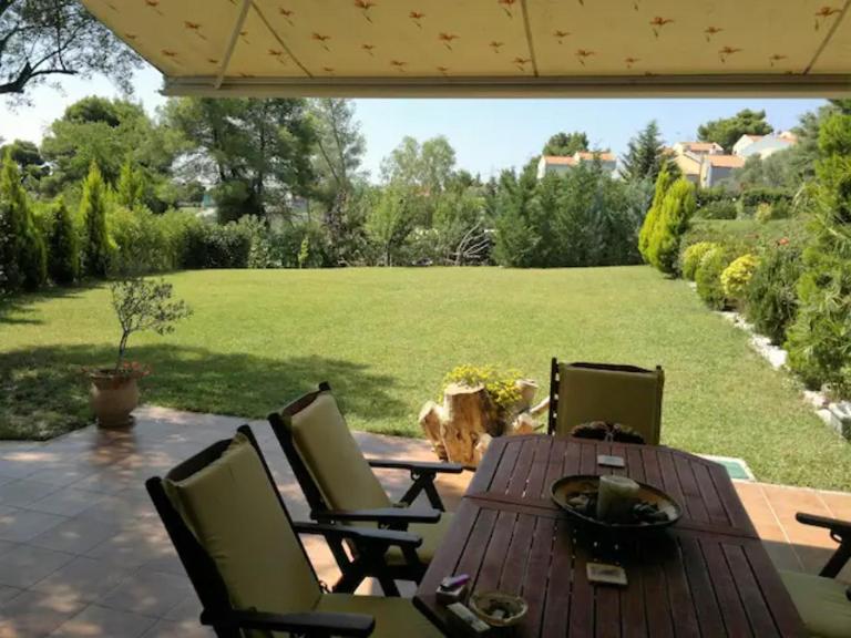 Garden house-Chalkidiki Oikies Olga - Chambres d'hôtes Eláni