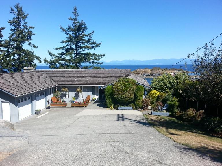 Hammond Bay Oceanside Guesthouse - B&B Nanaimo