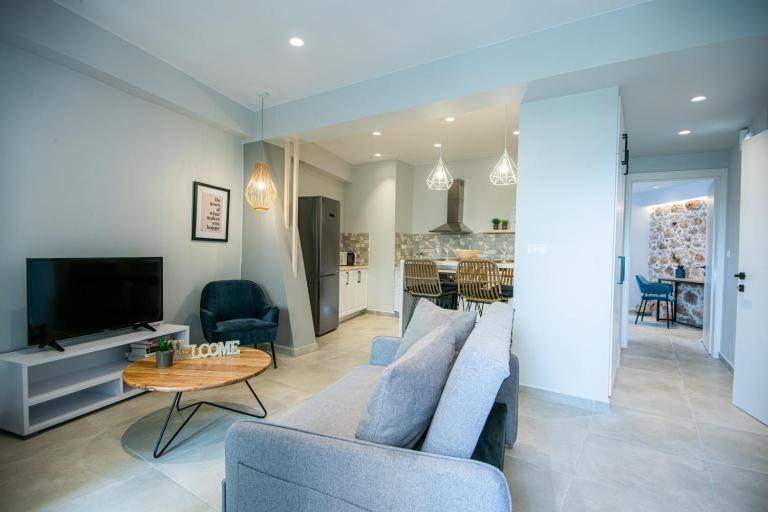 M&E house city center private parking - B&B Agios Nikolaos