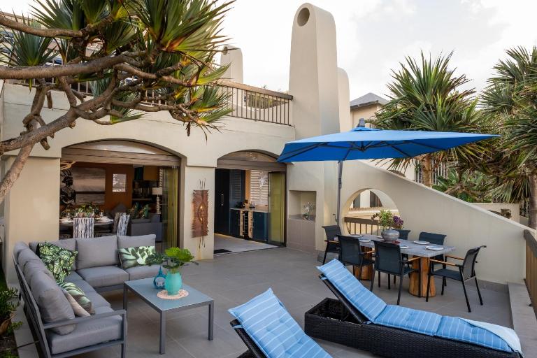 Beachfront Luxury - 2 Chaka's Place - B&B Ballito