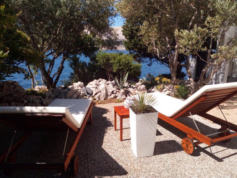 Apartment ZVIJEZDA - Bed and Breakfast Baška