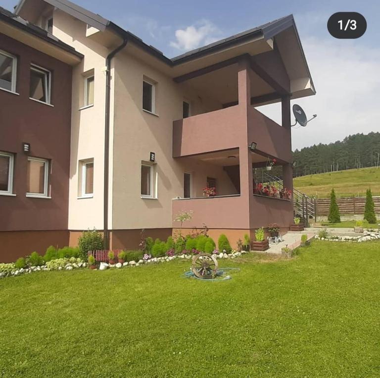 PRENOCISTE MELINA-sobe-mir u borovoj sumi-komfor-kapacitet 7 osoba - B&B Sjenica