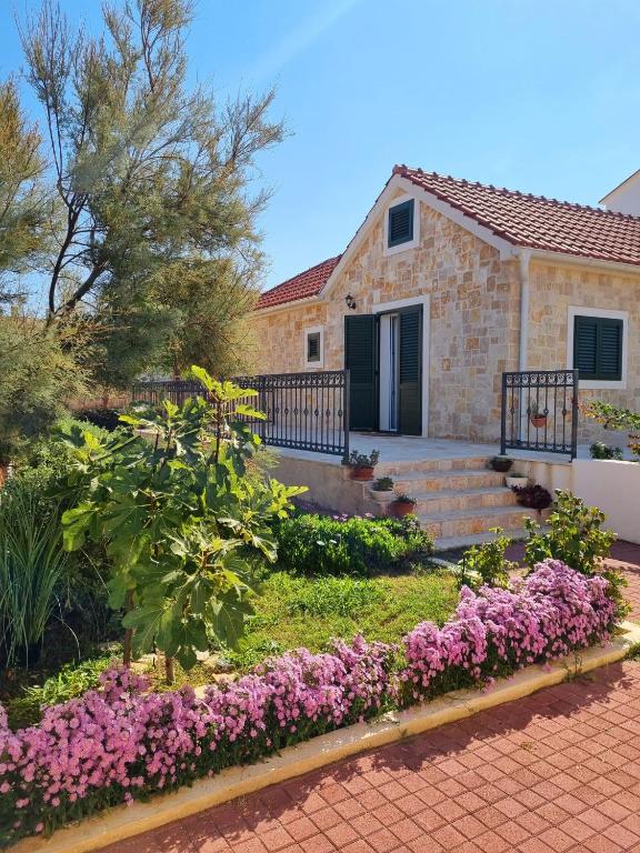 Beach House Calendula - Ferienwohnung Razanac